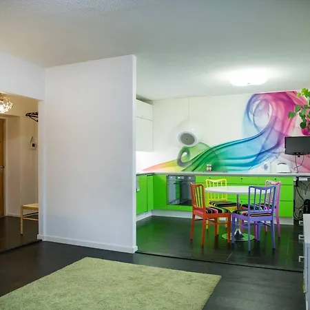 Central Studio Apartment דירה טמפרה