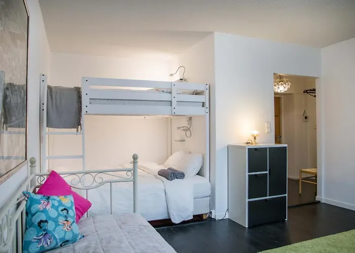 Central Studio Apartment *